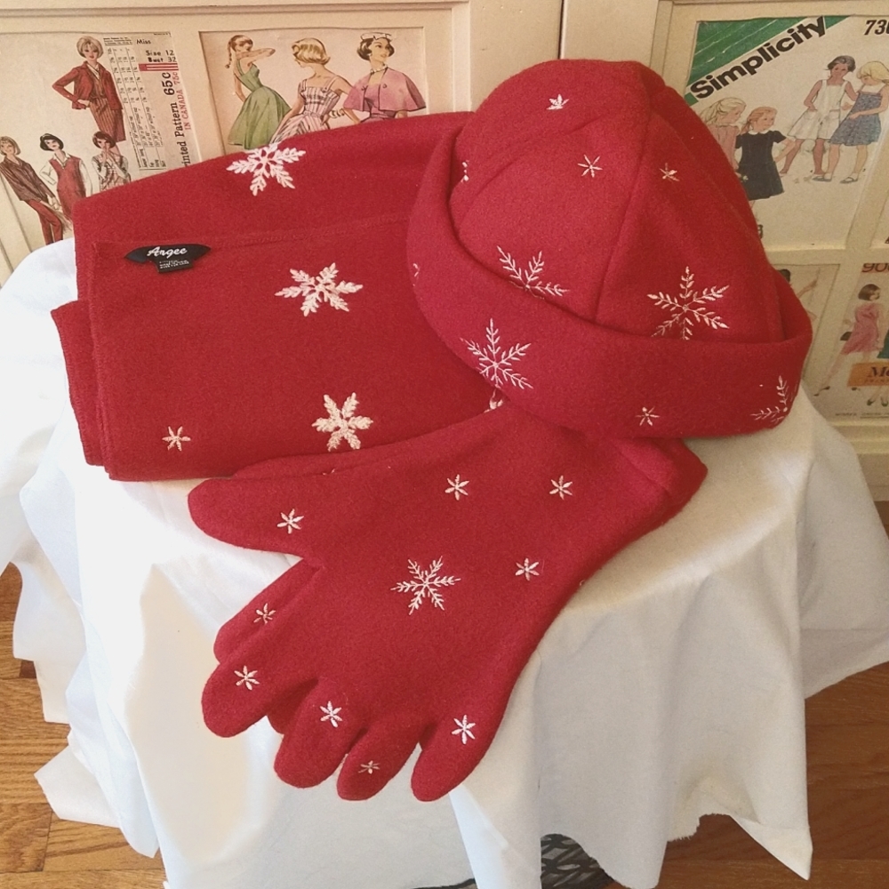 NWOT red with snowflakes fleece hat, gloves and scarf set